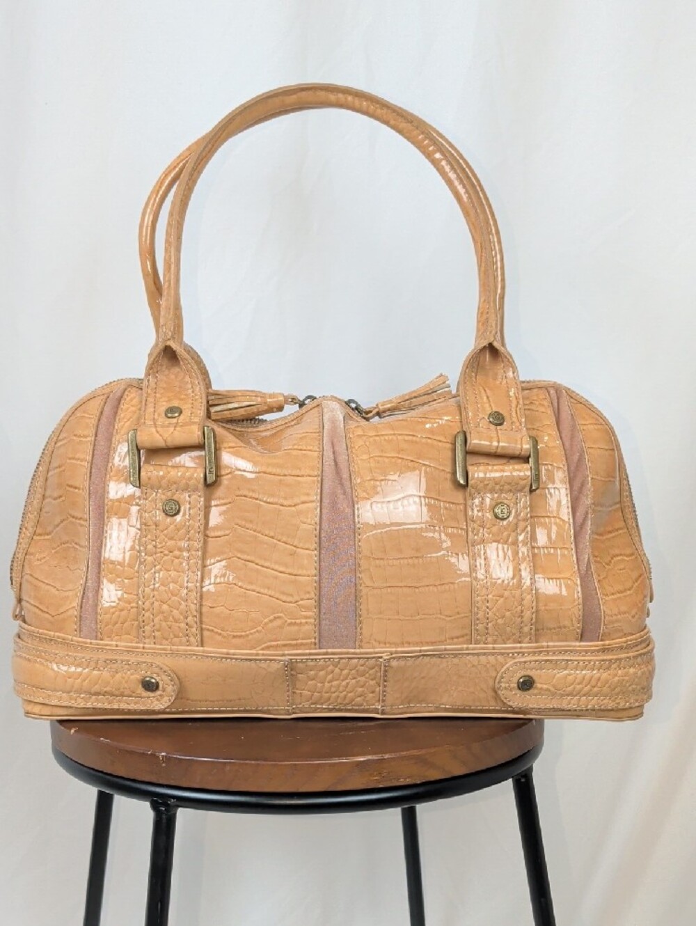 Liz Claiborne Vintage Croc Embossed Faux Leather Bowling Bag Nude EUC